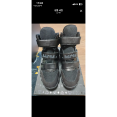 MCM 하이탑 스니커즈